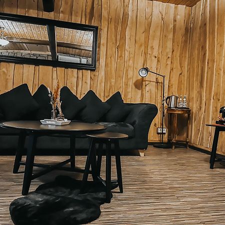 Karczma Michelle Hotel Jankowice  Buitenkant foto