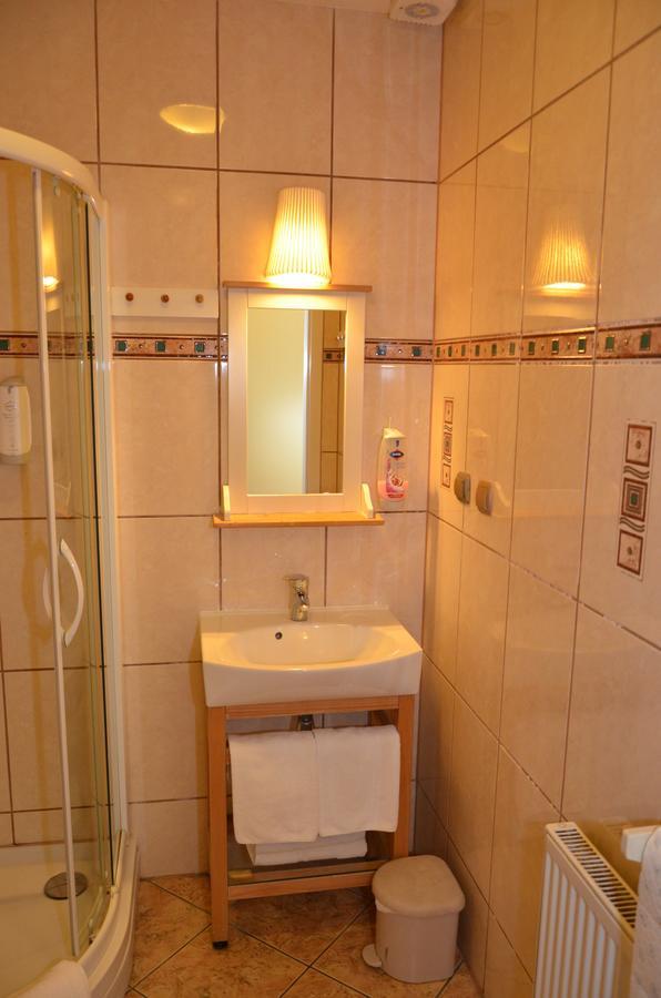 Karczma Michelle Hotel Jankowice  Buitenkant foto