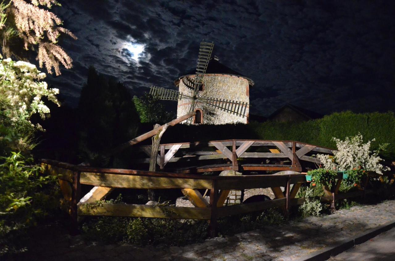 Karczma Michelle Hotel Jankowice  Buitenkant foto